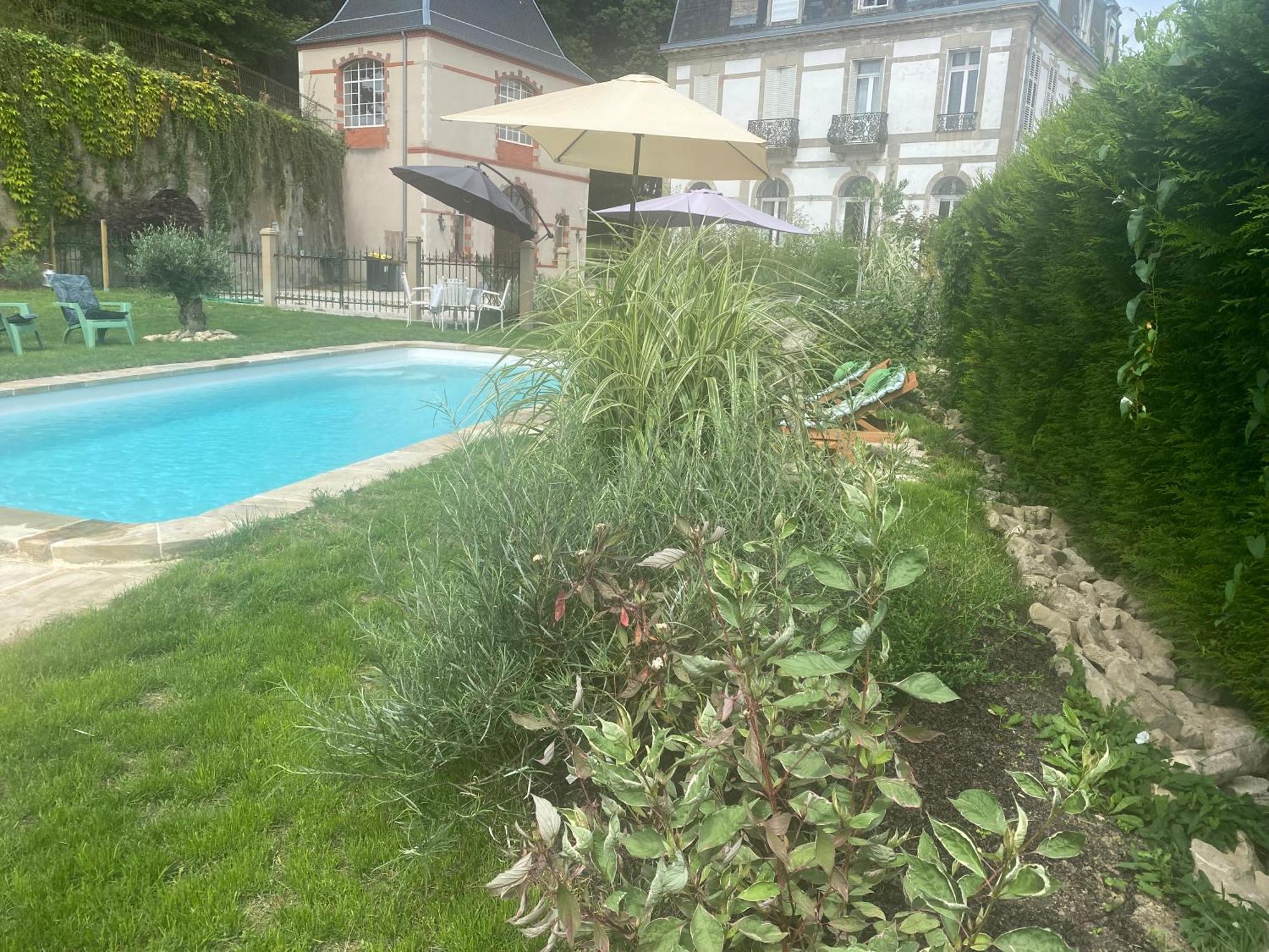Le Chateau De Monthureux Le Sec Bagian luar foto